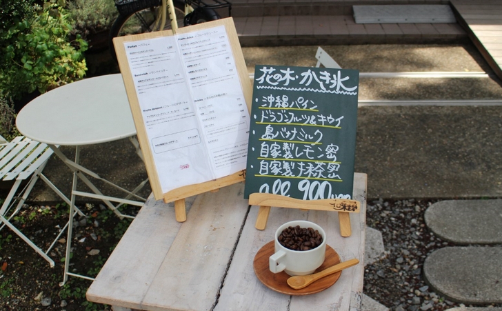 沖縄のフルーツを使ったカフェ