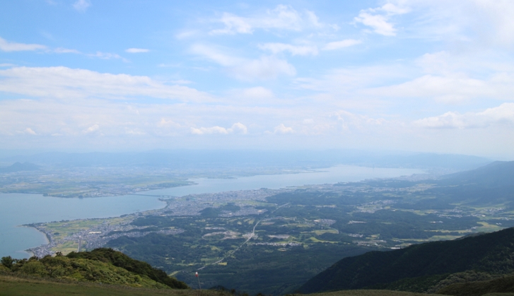 琵琶湖の南端（大津市）が一望できます