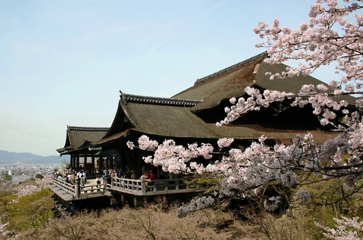 ラーメン荘夢を語れは、関西・京都（一乗寺）で二郎系ラーメンを広めたお店です