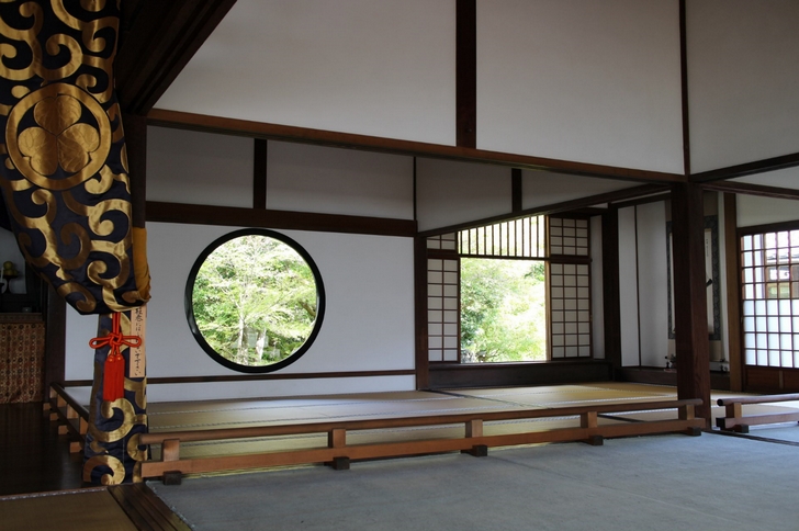 JRの広告で有名になった源光庵の窓