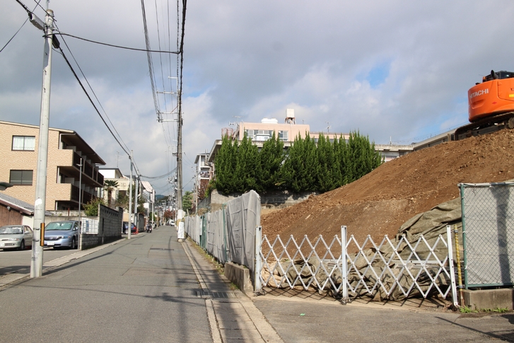 京都市北区で新しく発掘された御土居（2016年11月11日11時撮影）