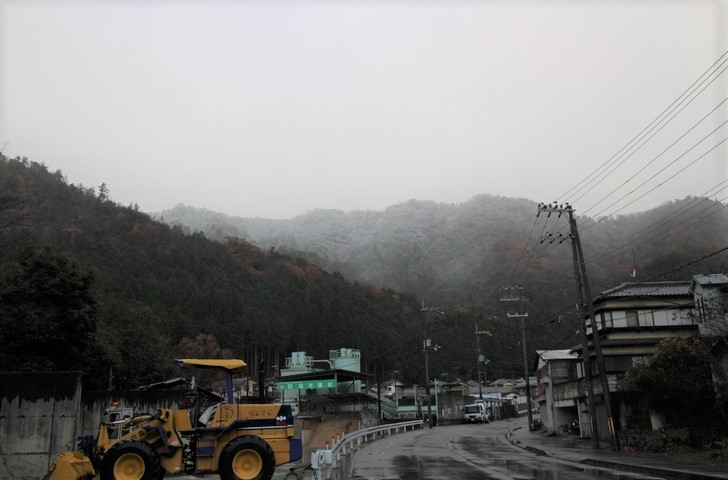 西賀茂の山は山頂が冠雪していました