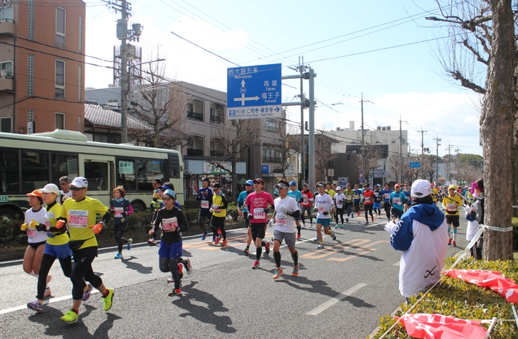 当日は片側一車線で京都市バスなどは通行していました