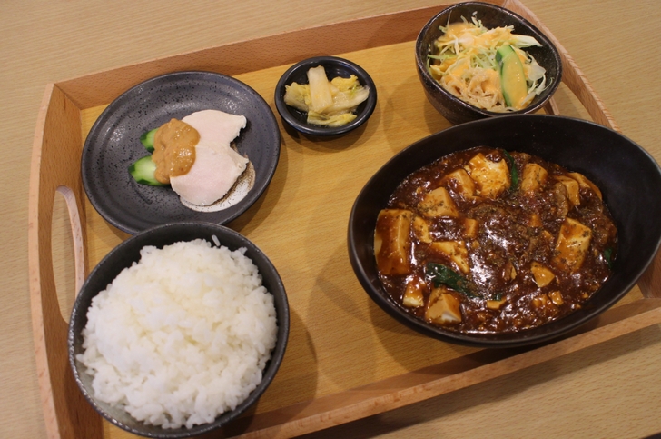 東克樹 選手(DeNAベイスターズ)が食べた麻婆豆腐セット
