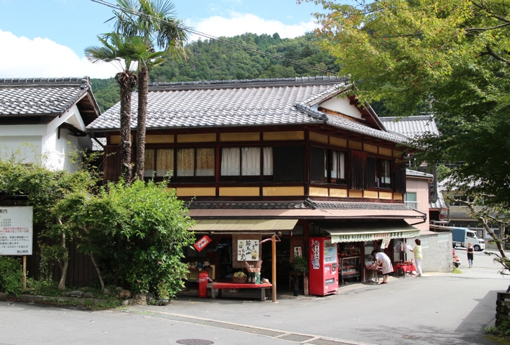 京都の秘境・鞍馬にある老舗の食事処「岸本柳蔵老舗」