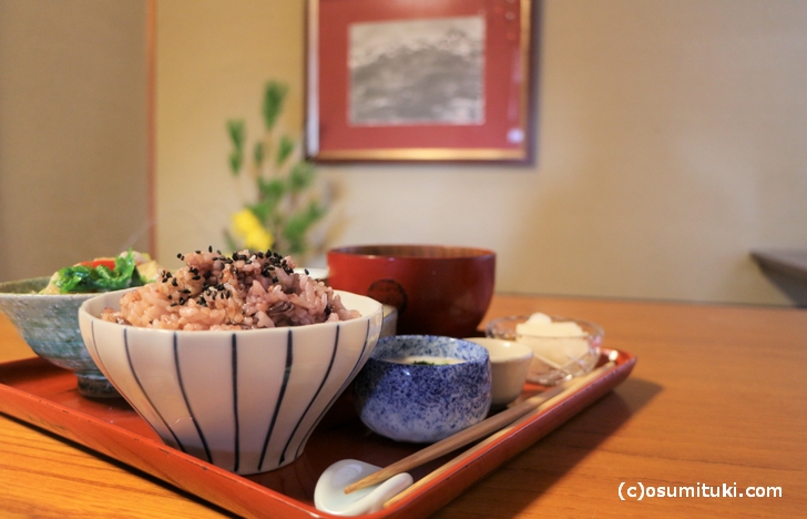 京都の人は外で「おばんざい」を食べない？