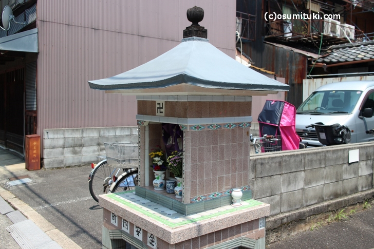 京都にあるコノ祠に何か違和感を感じませんか？