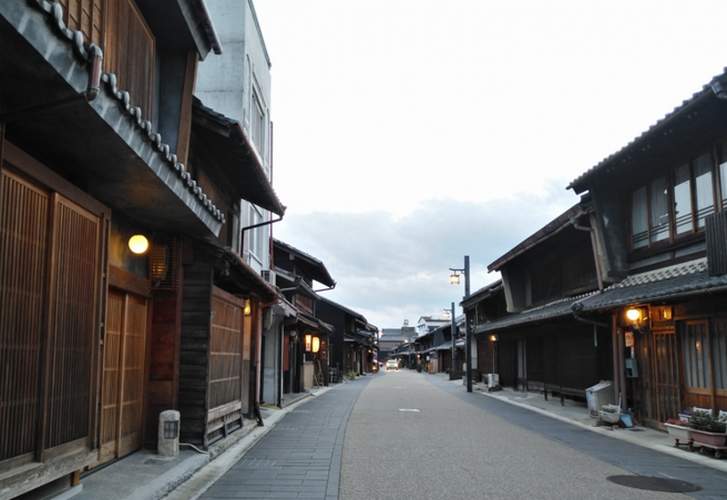 川原町の古い町並み