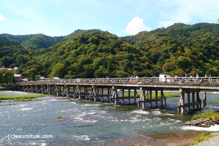 2017年10月8日、京都・嵐山は少し紅葉が見えます