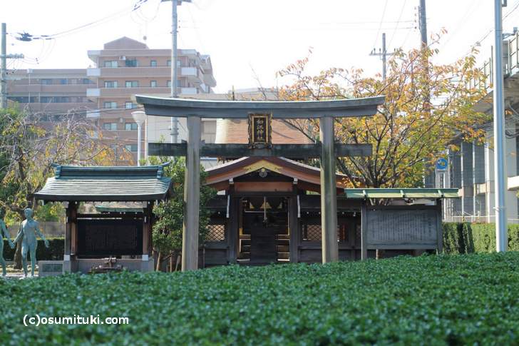 京都の「和江神社」にはワコールの龍神が祀られている