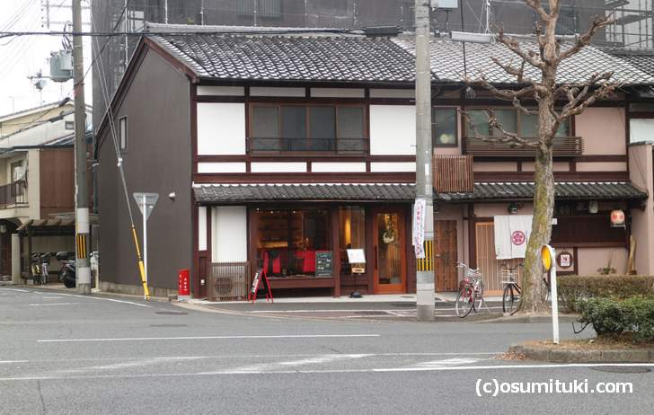 金閣寺前におしゃれなレストラン「カフェ＆ギャラリー・ランプ」が新店オープン