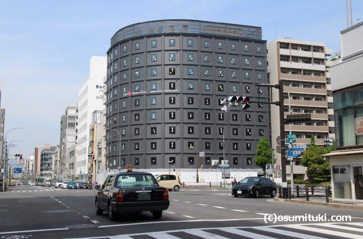 京都の四条大宮駅前の新ホテル「the b kyoto shijo」