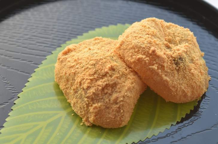 本物のわらび粉で作った「わらび餅」は専門店でのみ入手できます
