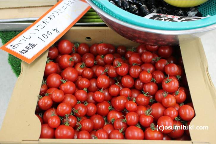 小さいトマトは「ミニトマト」という呼び方が日本では一般的です