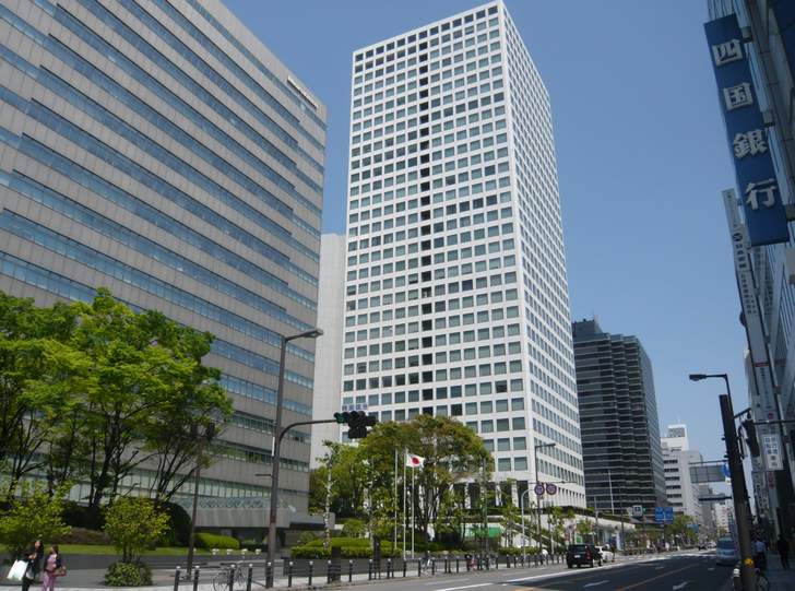「堺筋本町駅」は大阪国際ビルとか船場センタービルのある大阪の中心部です