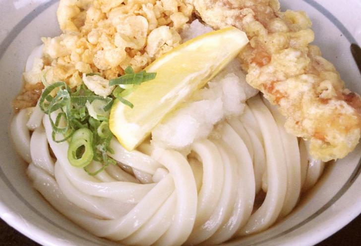 讃岐うどんの自家製麺でセルフ形式のチェーン店です