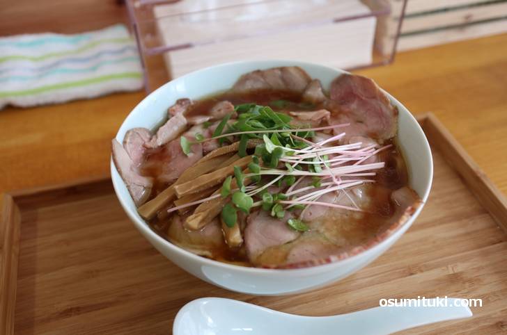 自家製麺と定食 弦乃月のラーメン