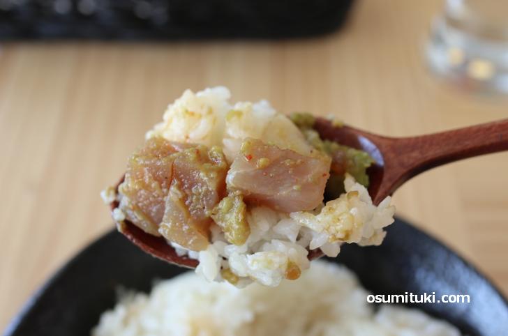 中華っぽい味わいですがかなり薄めの味付け