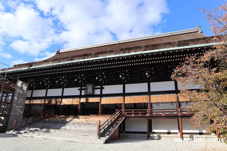 幕末の安政2年(1855年)に再建された紫宸殿(ししんでん)