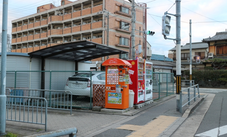 西京極駅の格安キップ自販機の場所（２）