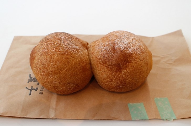 いちご酵母パン 210円