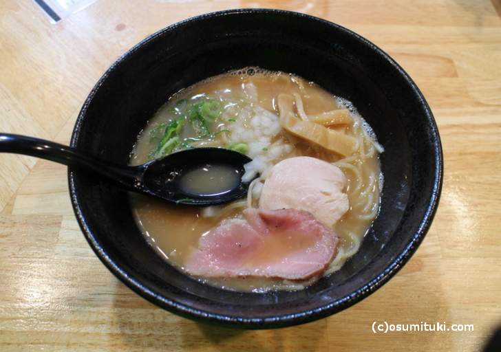 鶏白湯ｘ京鰹節ラーメン（塩、醤油）750円