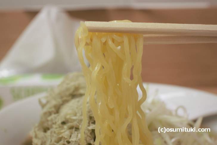 麺は「西山ラーメン（製麺所）」を使用、北海道ではポピュラーな製麺所です