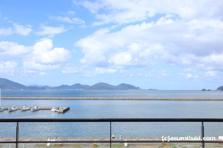 「濱の湯」3階から一望できる若狭湾(小浜港)