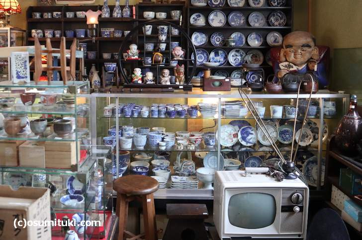 明治・大正時代の器や昭和のレトロな家電製品(やすだ屋)