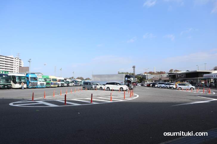 草津パーキングエリア（下り）にある西日本最大の駐車スペース