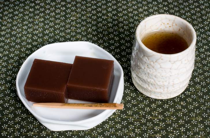 福井で冬に食べるものといえば「水羊羹(ようかん)」