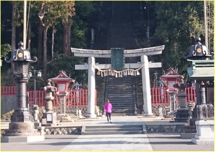奉献乾海苔品評会が開催される宮城県の鹽竈神社(塩釜神社)
