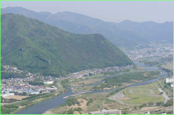 松代町の長芋は千曲川による肥沃の土壌で育つ甘くて味の良い長芋