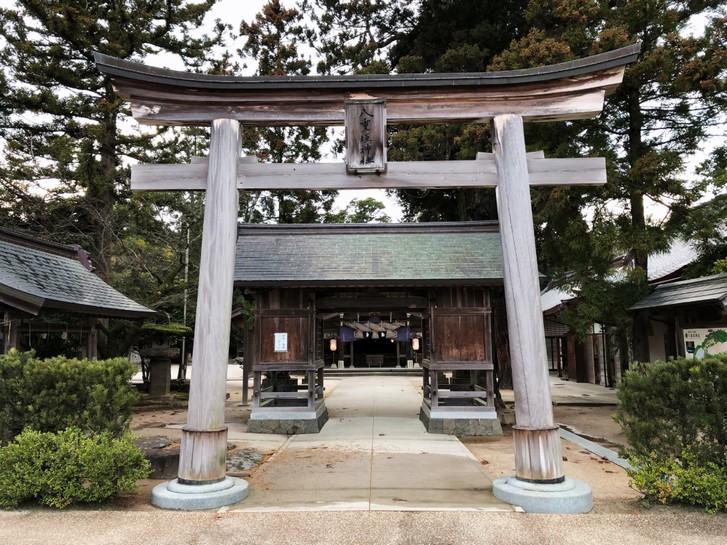 島根県松江市にある縁結びパワースポット「八重垣神社」