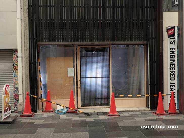 京都勝牛 寺町店、寺町通蛸薬師よりやや南側テナントです