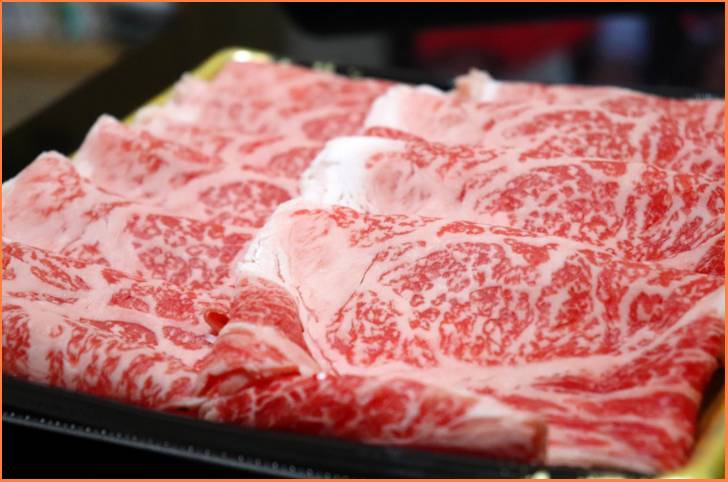 うし匠 俵本さんの牛肉は100％自家飼育のＡ５ランク黒毛和牛のみ