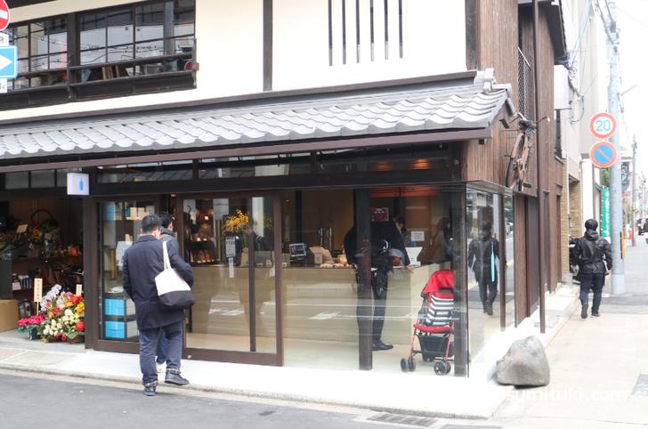 グランドオープン後のブルーボトルコーヒー京都六角カフェ