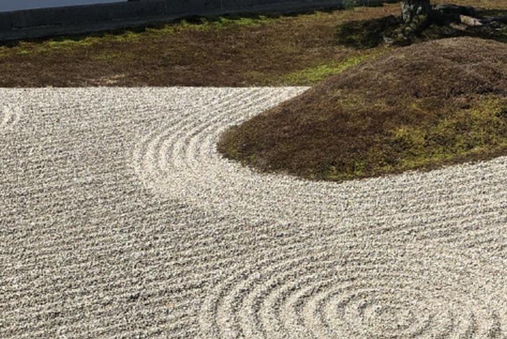 東福寺の枯山水が紹介されます