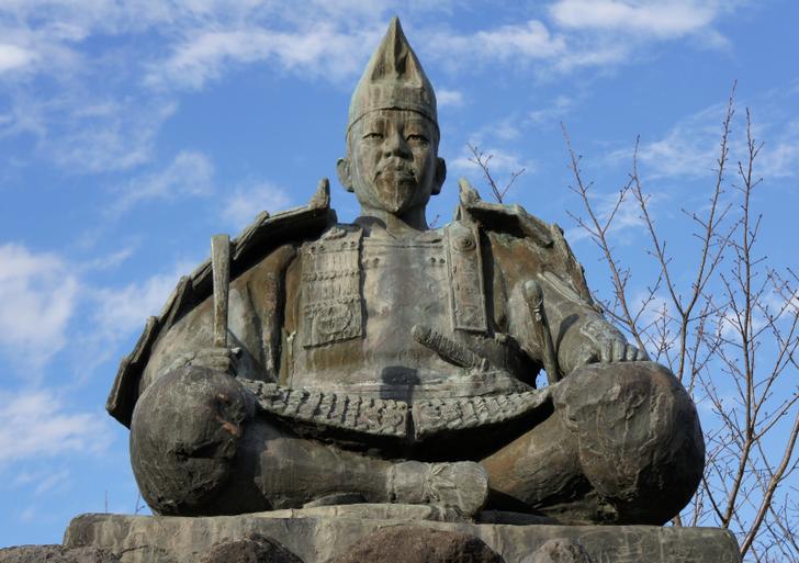 源頼朝など鎌倉武士を専門に扱うペーパークラフト工房が『人生の楽園』で紹介