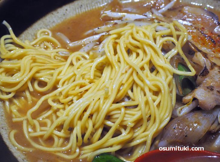 麺はテイガクのものに変更、味噌スープに合っています
