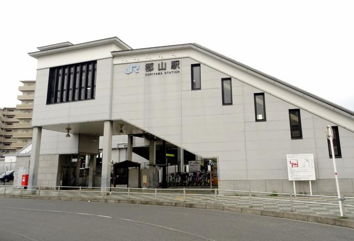 奈良県のJR「郡山駅」近くに謎の「道路標示 蟹す」があるらしい