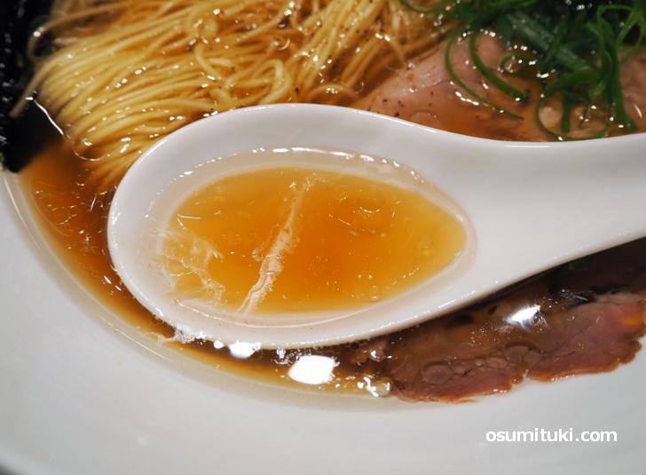 香りの良いスープ(鴨出汁中華そばROKU)