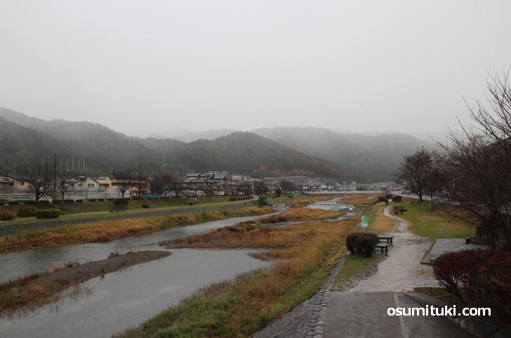上賀茂に行くと雨が降っていることが多い、冬場はその奥は大雪ということもある