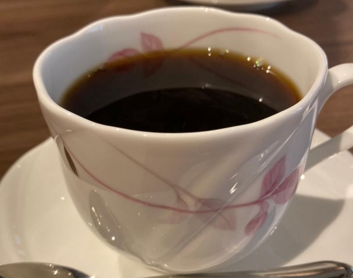 梁が見守る 兄弟カフェ「カフェけやき」が『人生の楽園』で紹介
