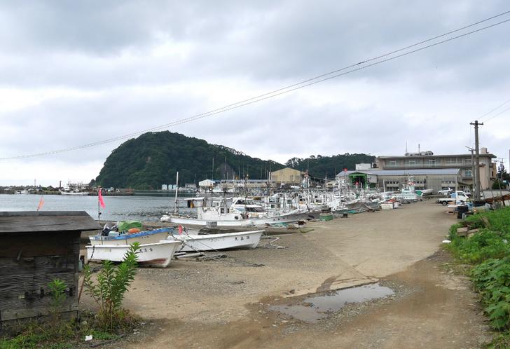 美嶋丸のあわびが育つ香住漁港西港