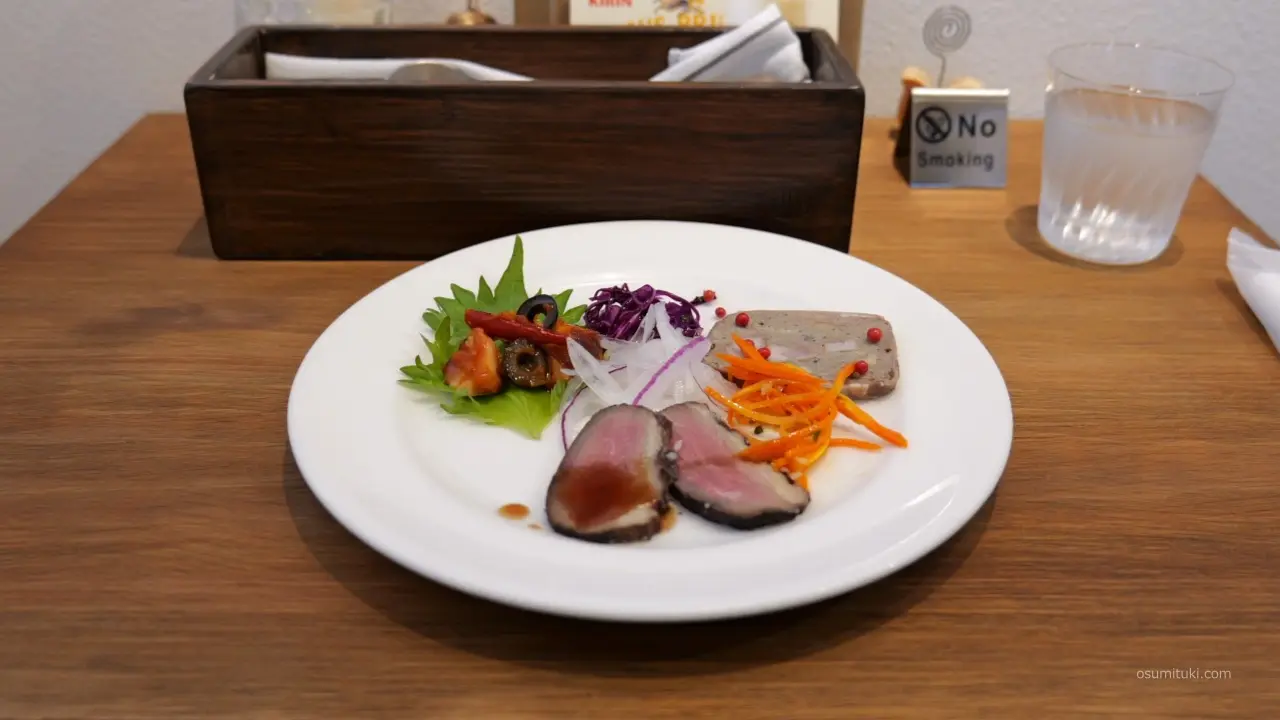 前菜盛り合わせも良い感じ