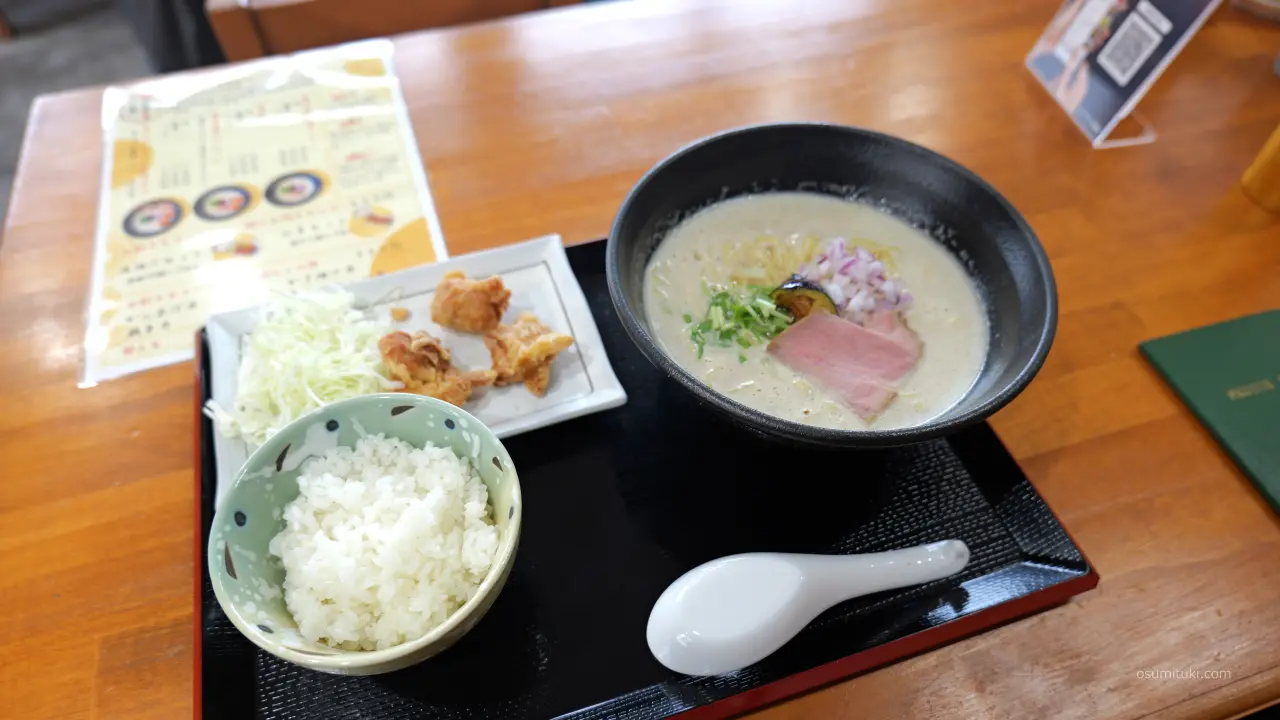 鶏白湯ラーメンのお店