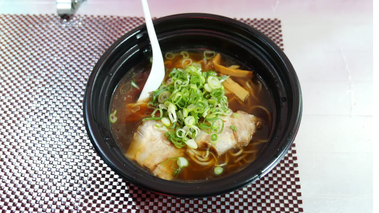 注文したのは「しょうゆラーメン」