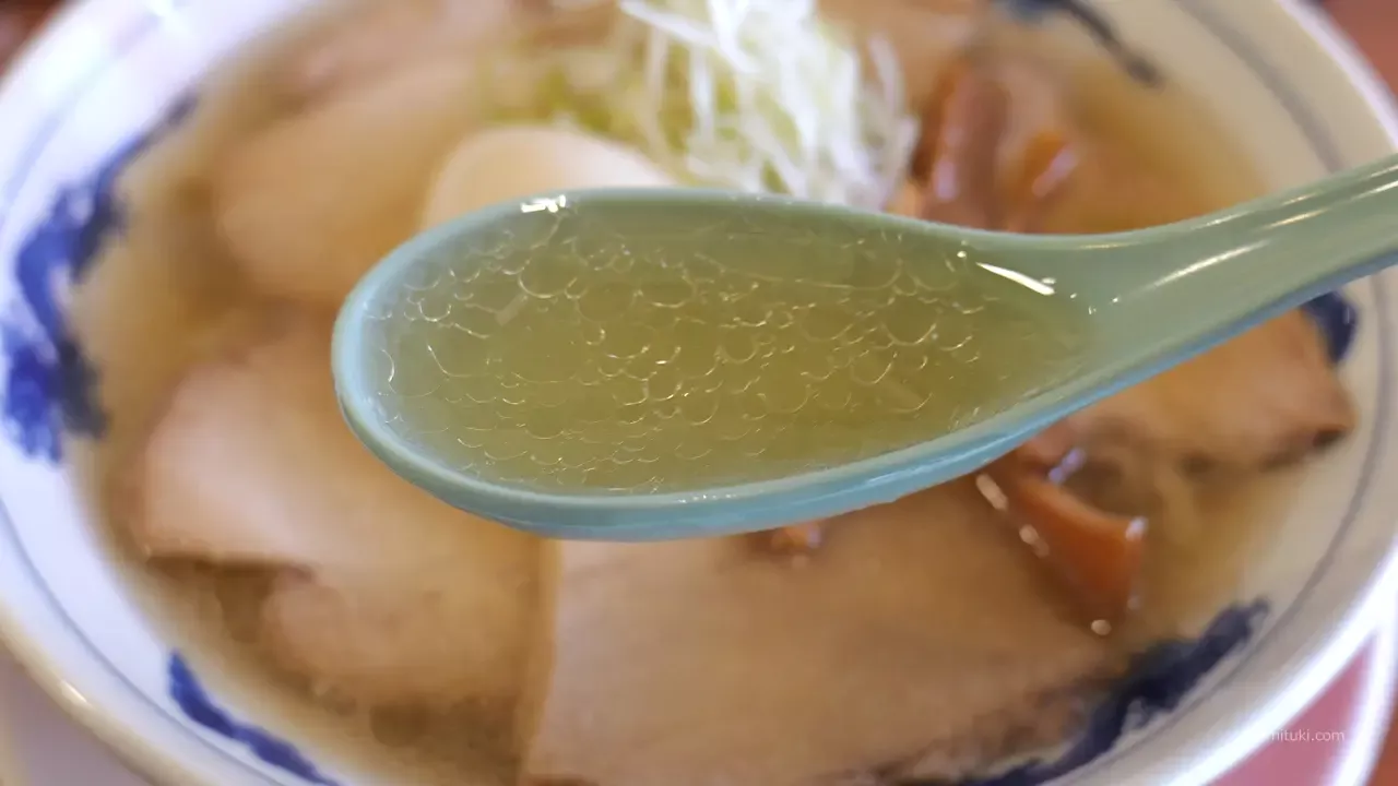 ほんのり甘めで煮干しの良い香りがします